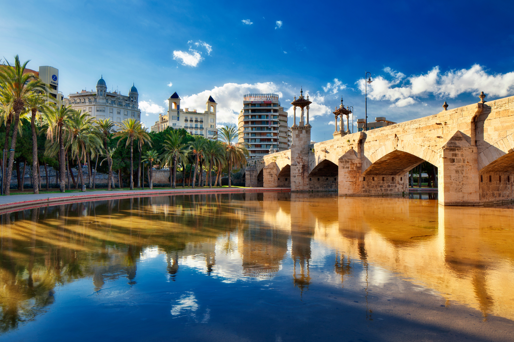 Si quieres evitar el calor abrasador, debes viajar a estas ciudades españolas