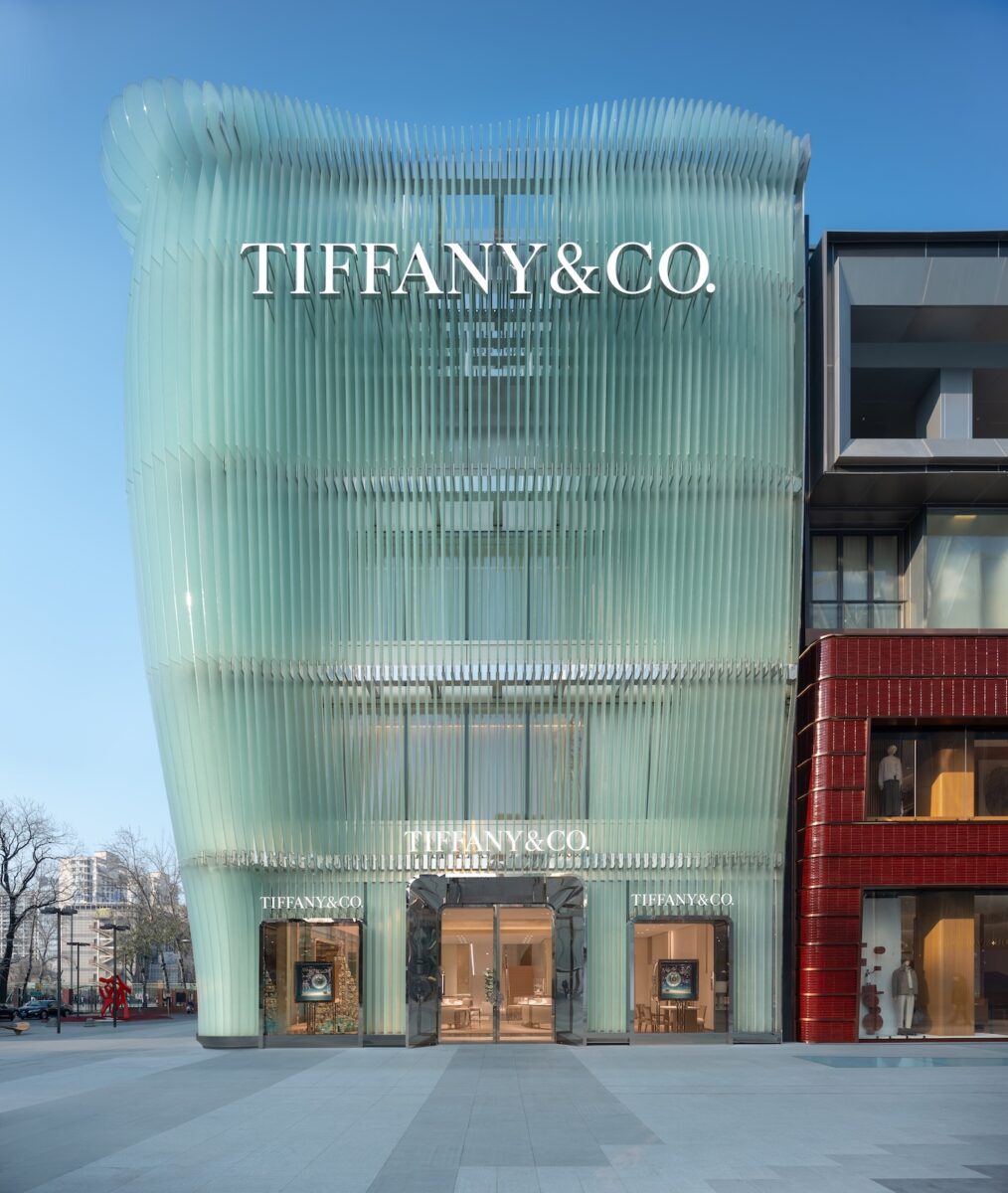 Hipnotikus üveghomlokzatot kap a pekingi Tiffany #7