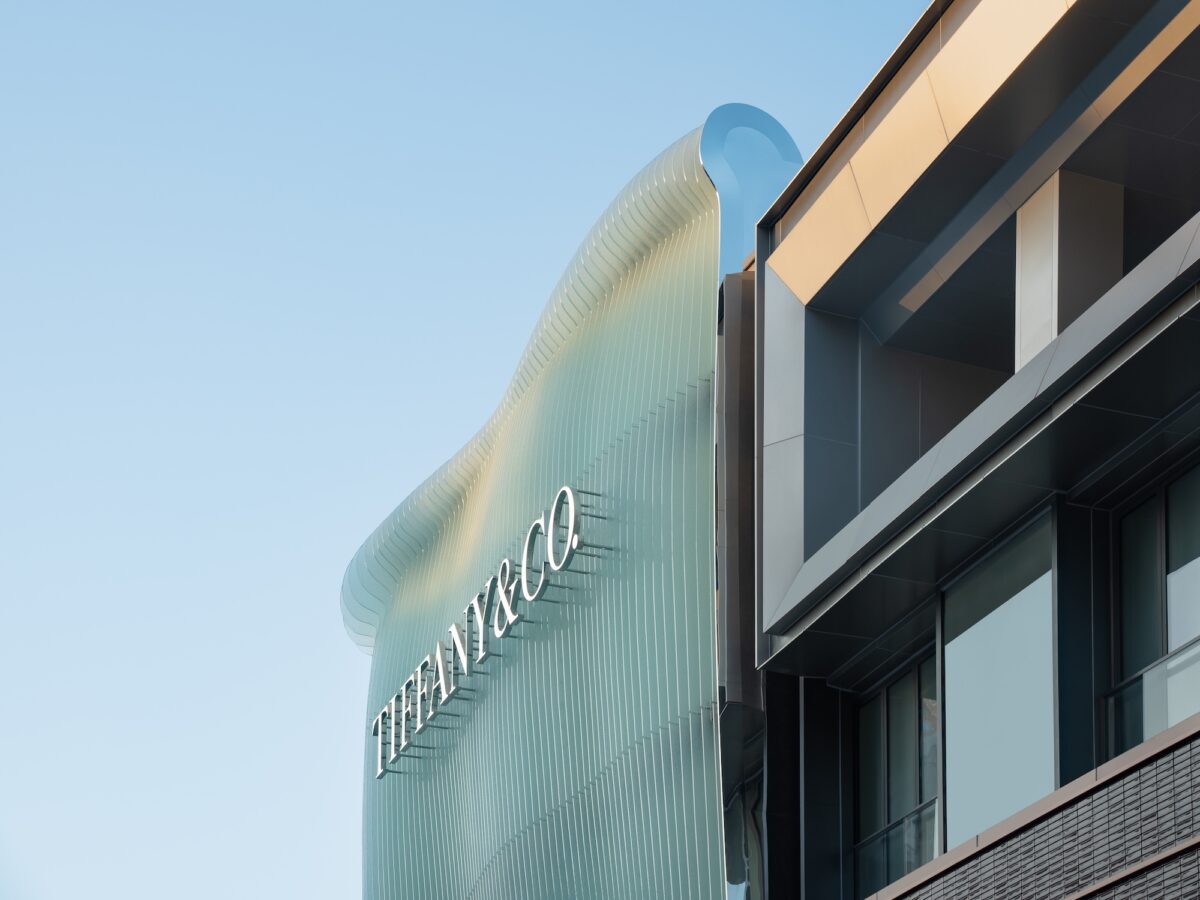 Hipnotikus üveghomlokzatot kap a pekingi Tiffany #8