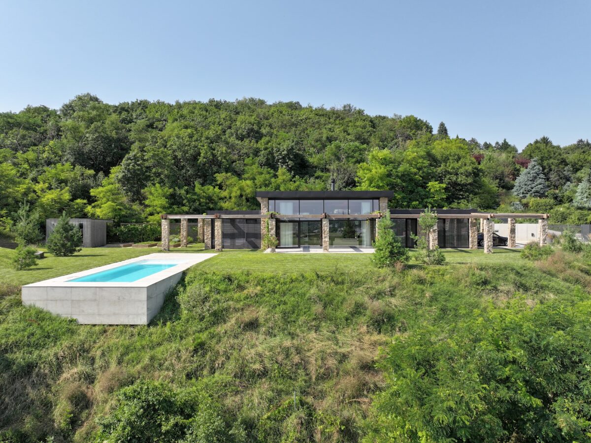 Villa a Zobor-hegynél #2